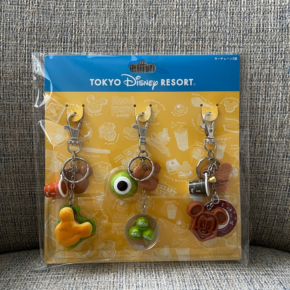 Tokyo Disney sea resort Japan exclusive foodie keychains green aliens